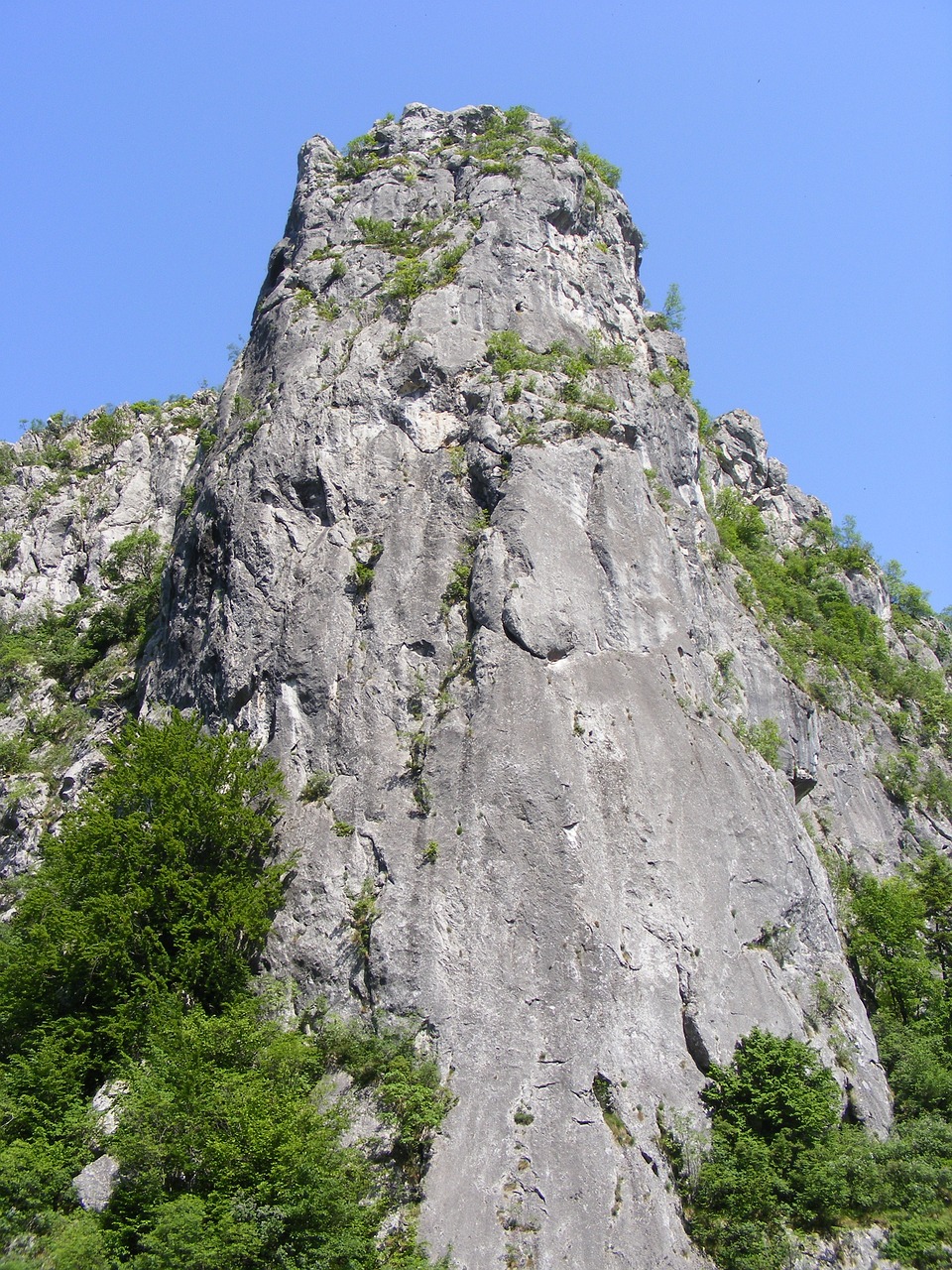 石根山探秘，一场震撼心灵的自然之旅